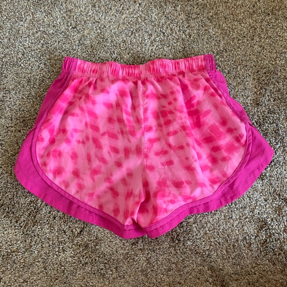 Nike athletic shorts- NWOT - Picture 2 of 3